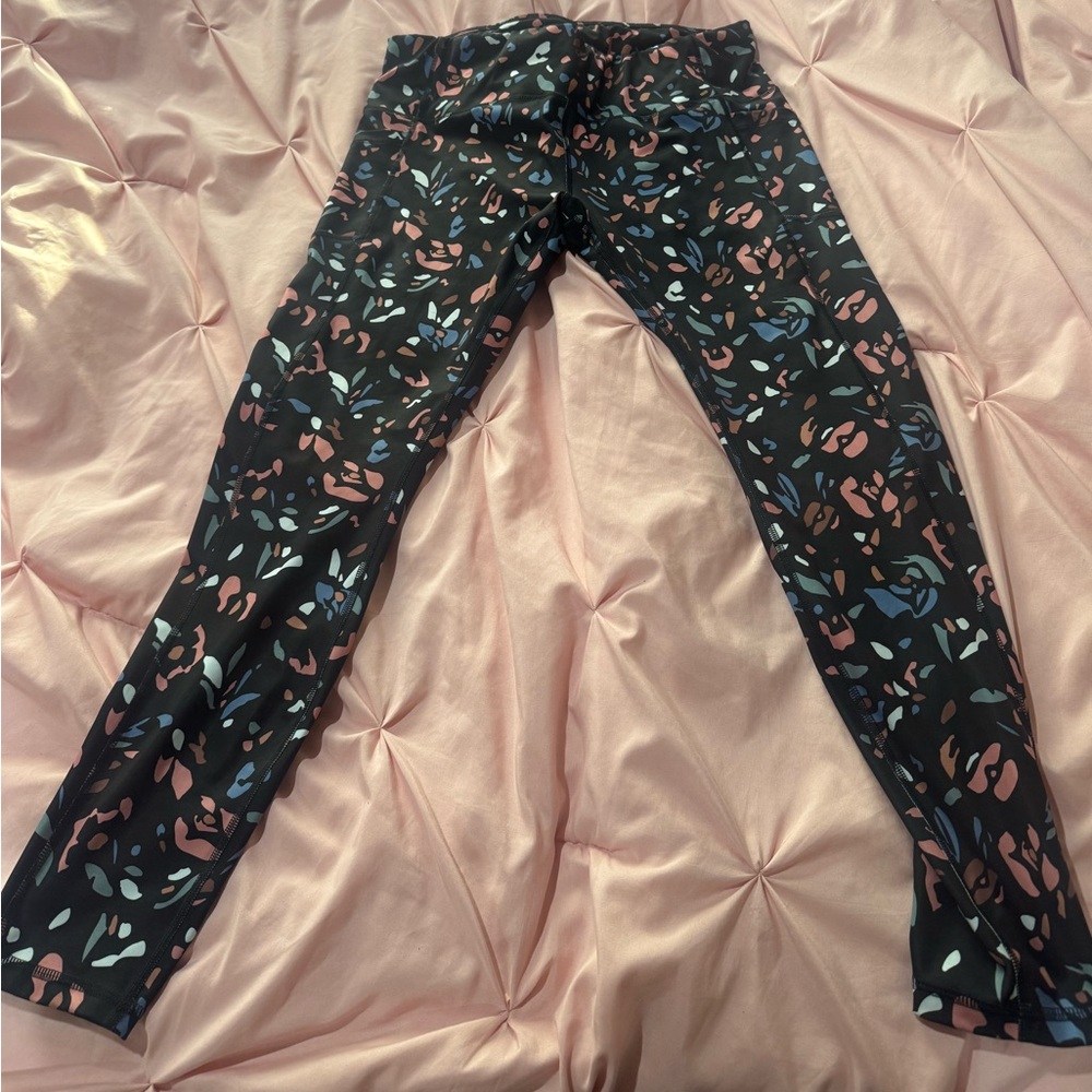 Avia Black cheetah work out leggings